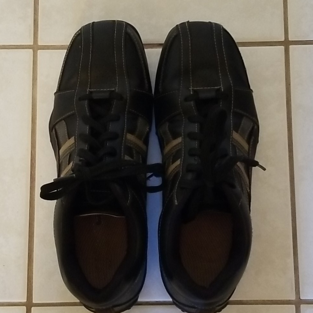 Men's Skechers size 13